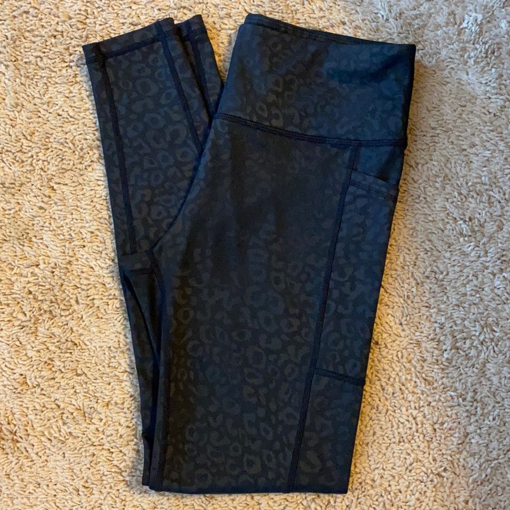 CVG Black leopard leggings